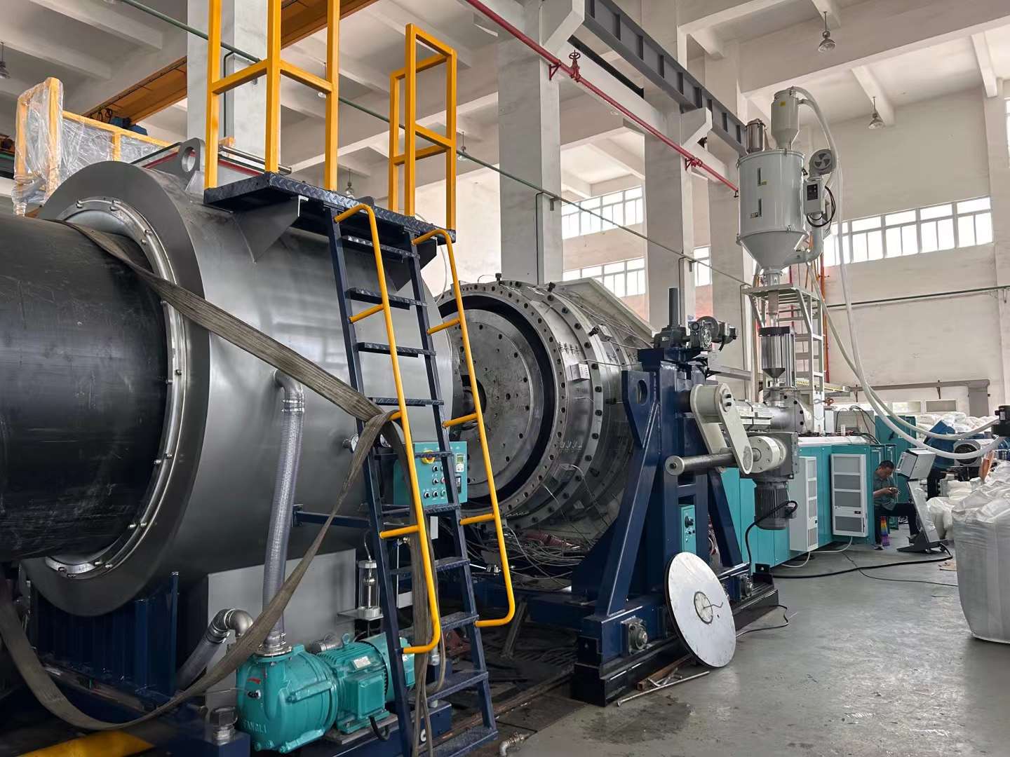 Σωλήνες υψηλού πάχους και μεγάλης διαμέτρου: πώς να αποφύγετε τη χαλάρωση στην εξώθηση σωλήνων